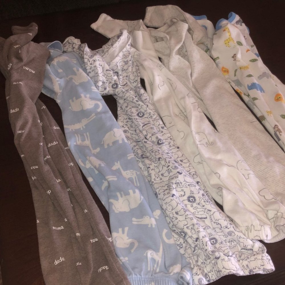 Carter's newborn gowns (6) (0-3 months)